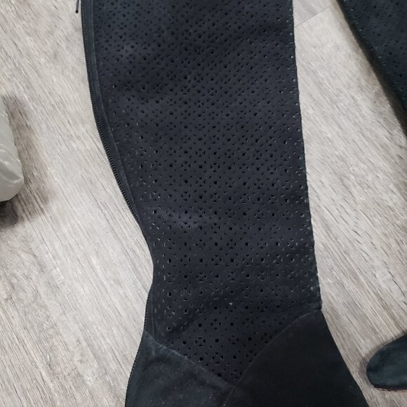 Oscar De La Renta Dafodil Suede Knee High Boots - Picture 5 of 11